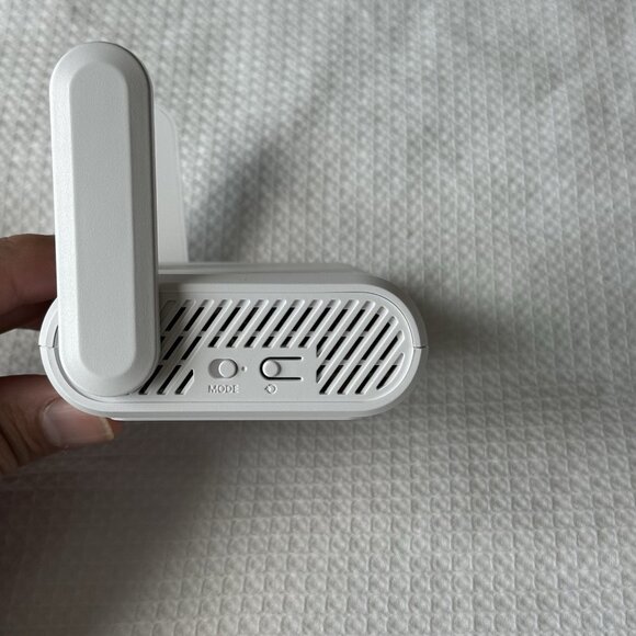 GL-SFT1200 (Opal) Secure Travel WiFi Router, AC1200 Dual Band Gigabit Etherne... - Picture 4 of 12